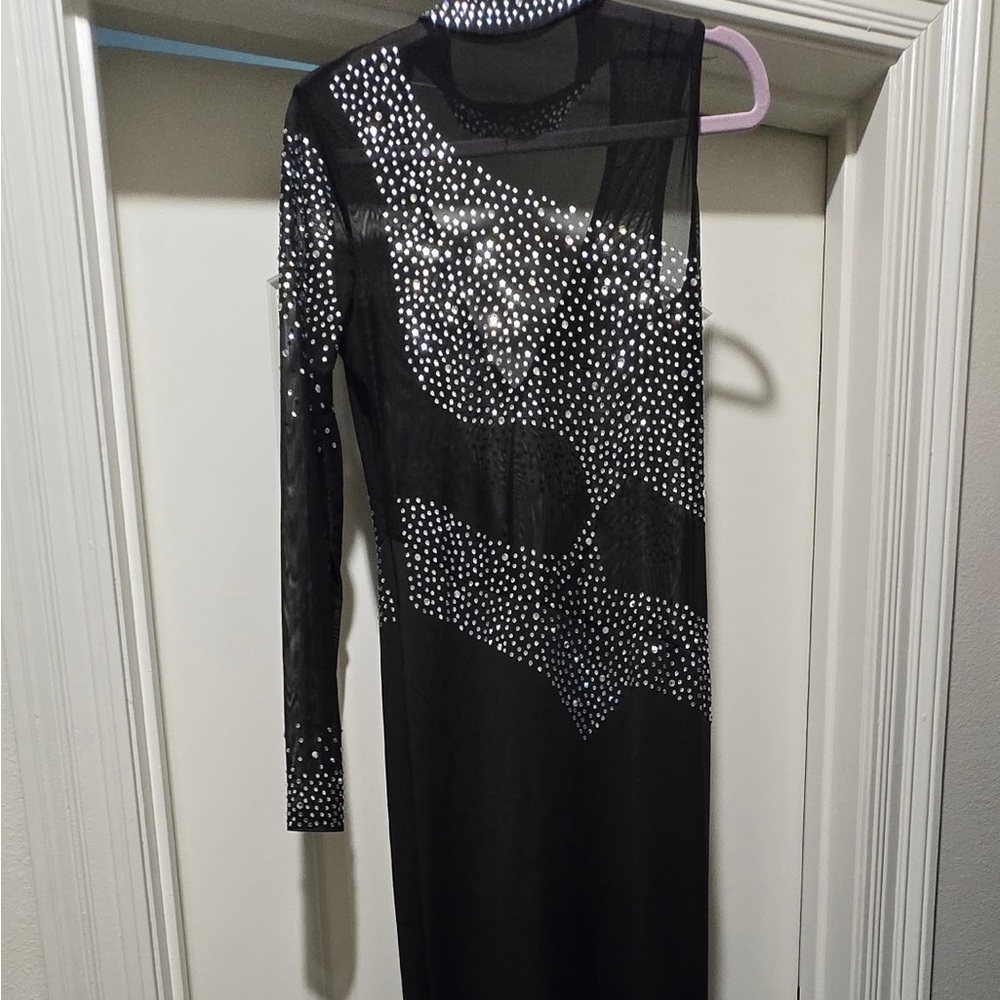 Elegant Black and White Long Sleeve Dress